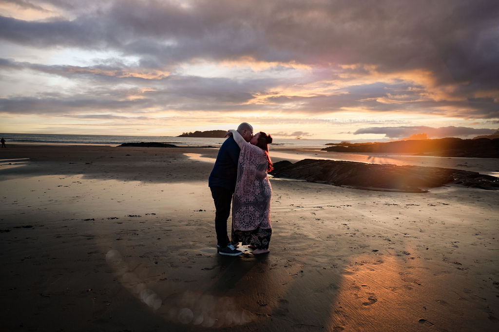 Romantic sunset engagement photoshoot